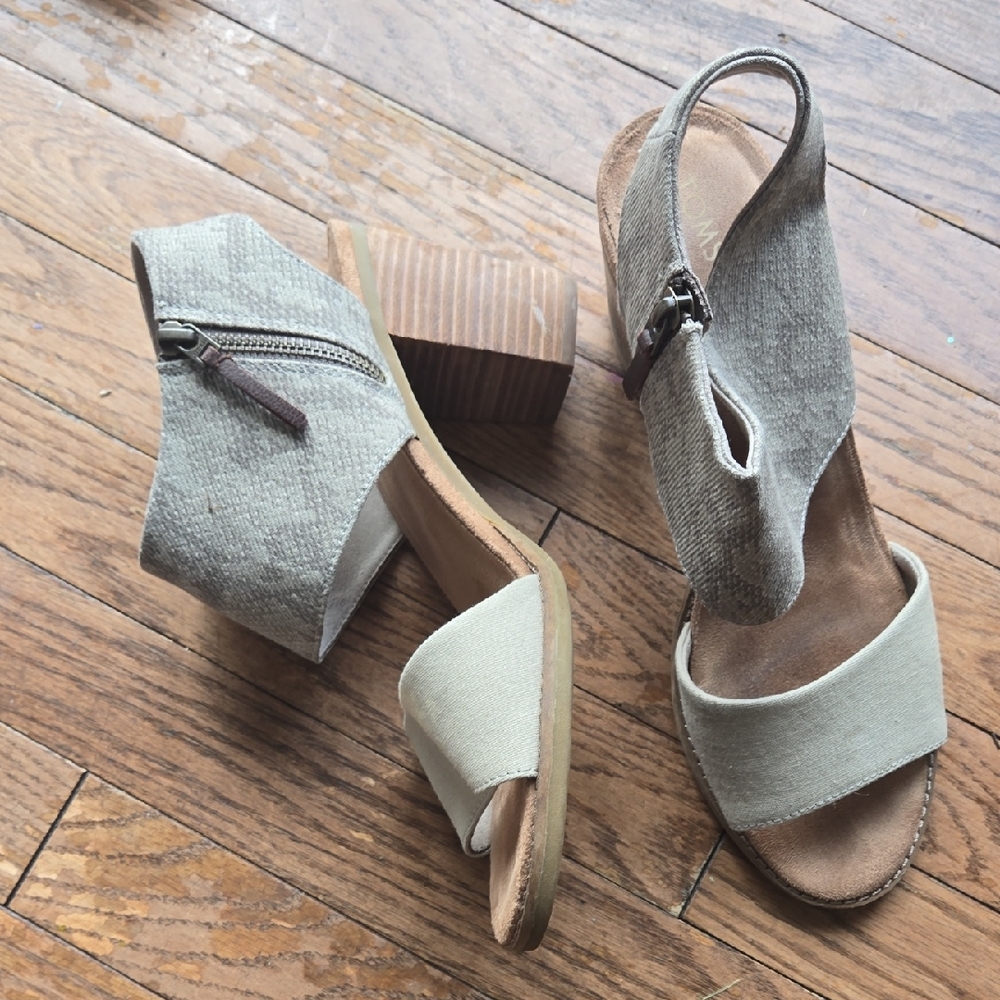 Toms Gray Heels with Ankle Strap and Stiletto